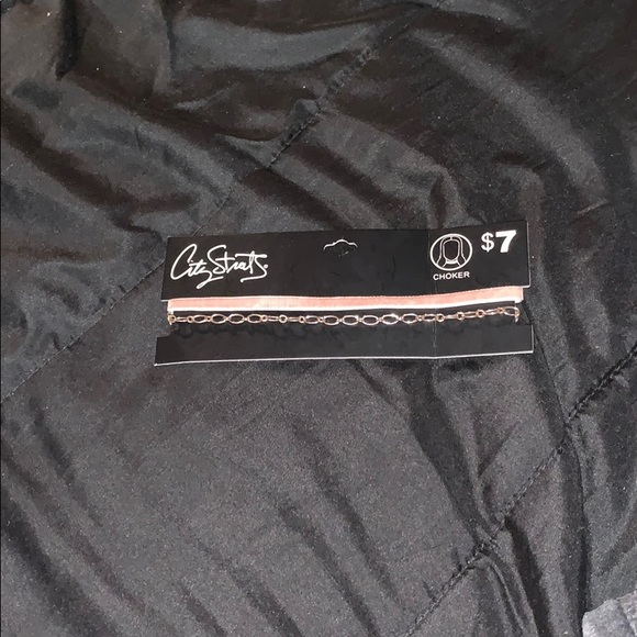 Girl chokers - Picture 1 of 1